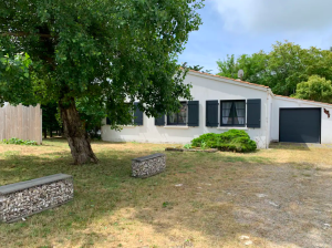 Entrée de la maison “Le Bout au Vent” sur l’île d’Oléron
